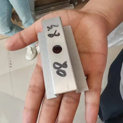 Single – Hole Aluminum U – Channel Clamp with Smooth Finish for Clean – Room and Precision Applications Solar MID Clamp